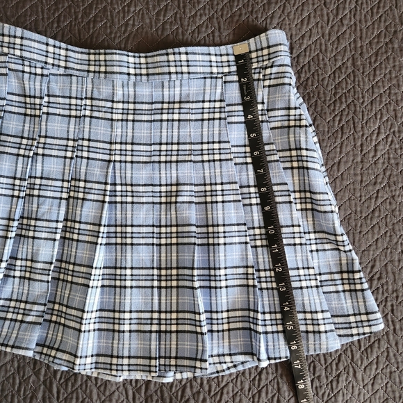Hollister Ultra High-Rise Junior's Pleated Mini Skirt Light Blue Plaid Sz. Large - Picture 14 of 15